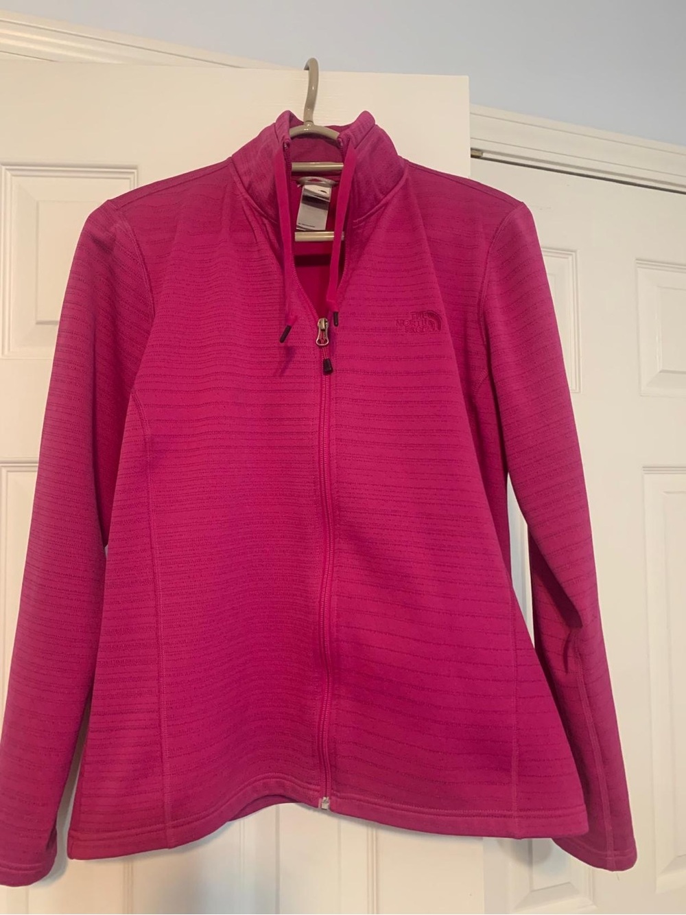 The North Face Women's Bright Fuchsia Full-Zip Jacket